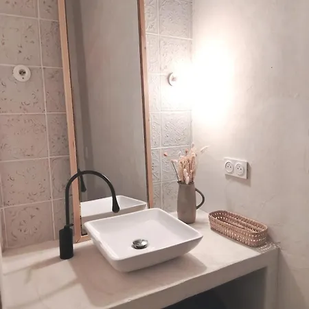 Maison Près Des Cévennes Avec Piscine Pour 10 Personnes Villa *